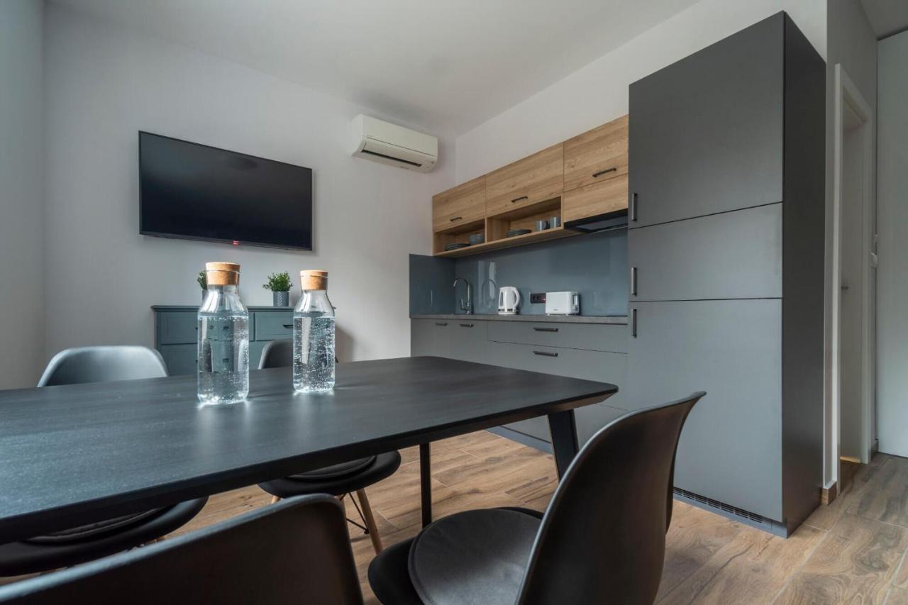 Hostgost Selected Suites - Botanical Garden Beograd Bagian luar foto