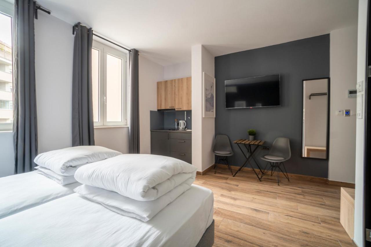 Hostgost Selected Suites - Botanical Garden Beograd Bagian luar foto