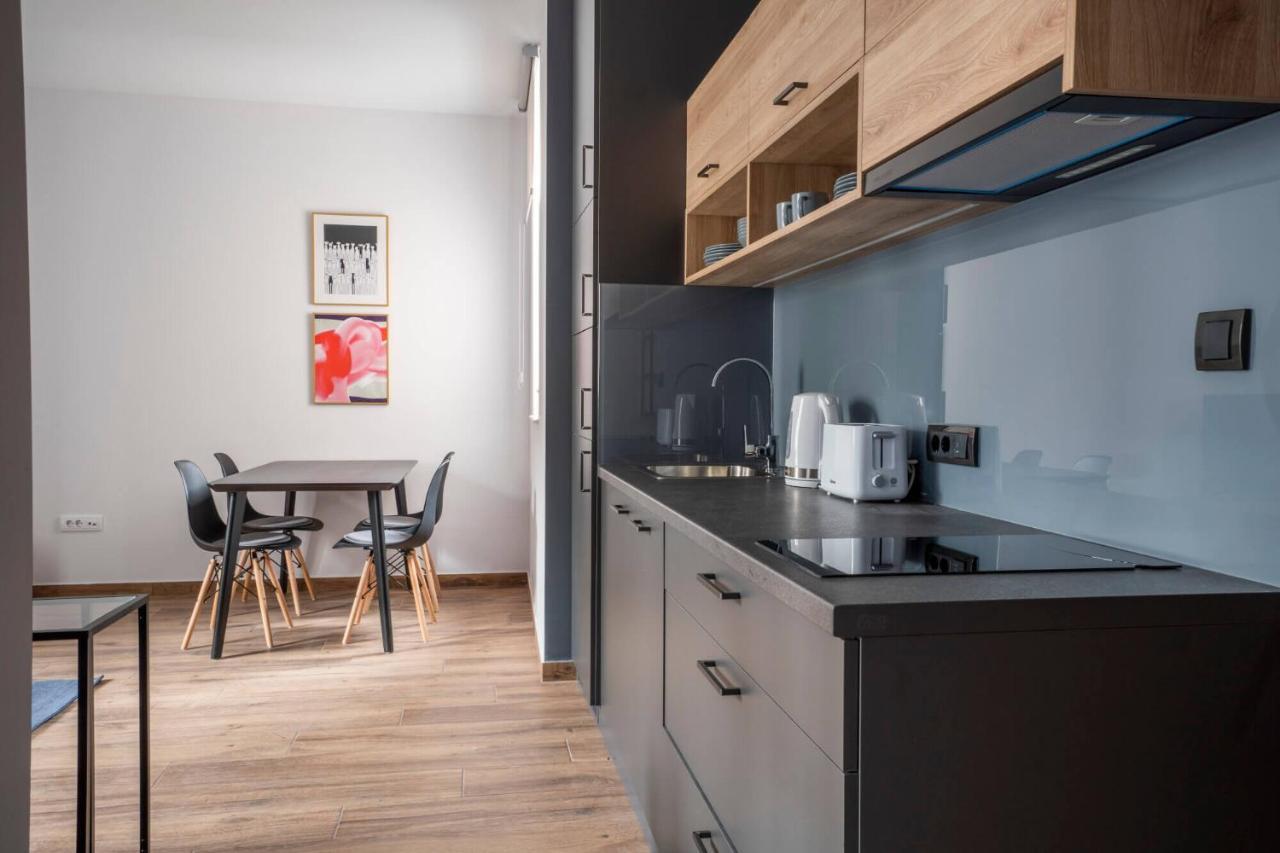 Hostgost Selected Suites - Botanical Garden Beograd Bagian luar foto